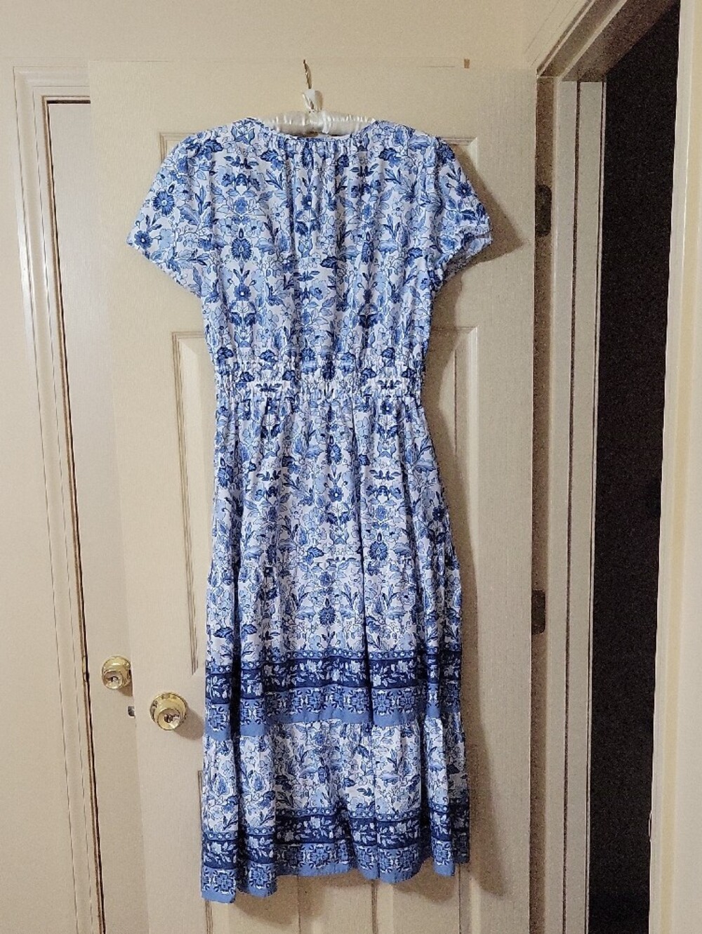NWOT Blue Floral V-Neck Midi Dress - Picture 8 of 8